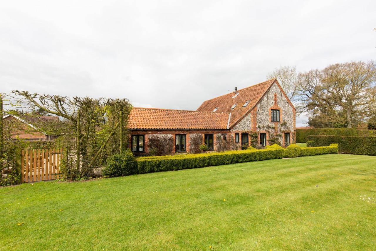 Williams Barn Villa West Beckham Exterior photo